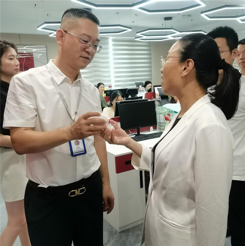 区辅导莅临领导，合作助力自贸港